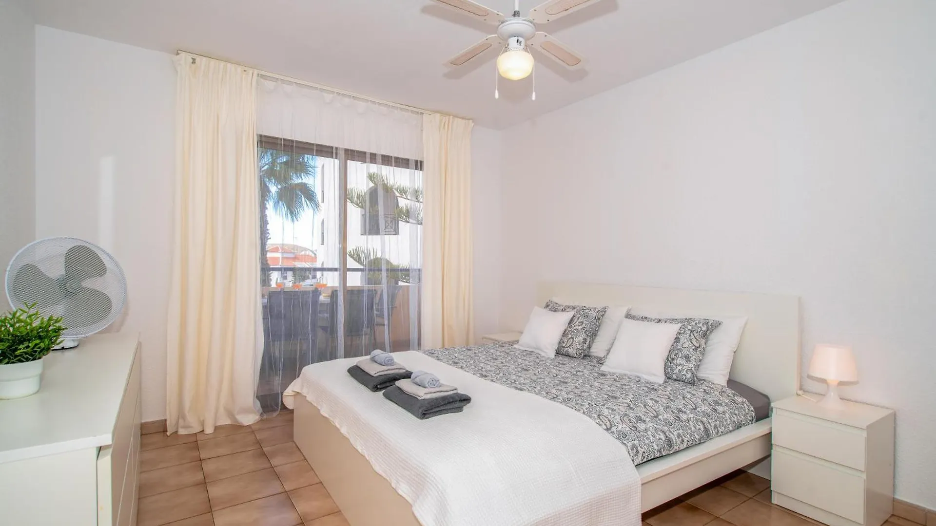 Apt Patricie With Heated Pool Los Cristianos  Ισπανία