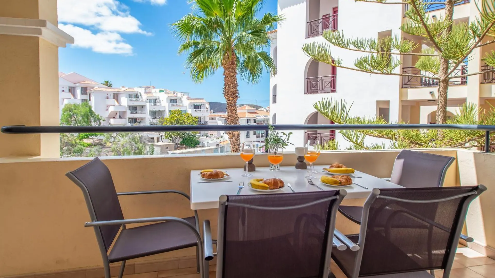 Apt Patricie With Heated Pool Los Cristianos