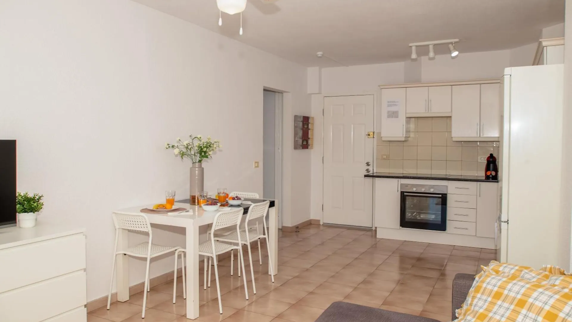 Apt Patricie With Heated Pool Los Cristianos  Los Cristianos (Tenerife)