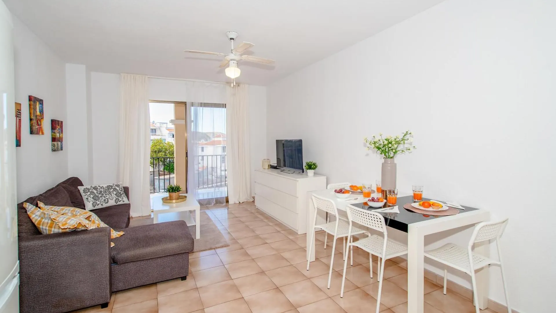 Apt Patricie With Heated Pool Los Cristianos  Ισπανία