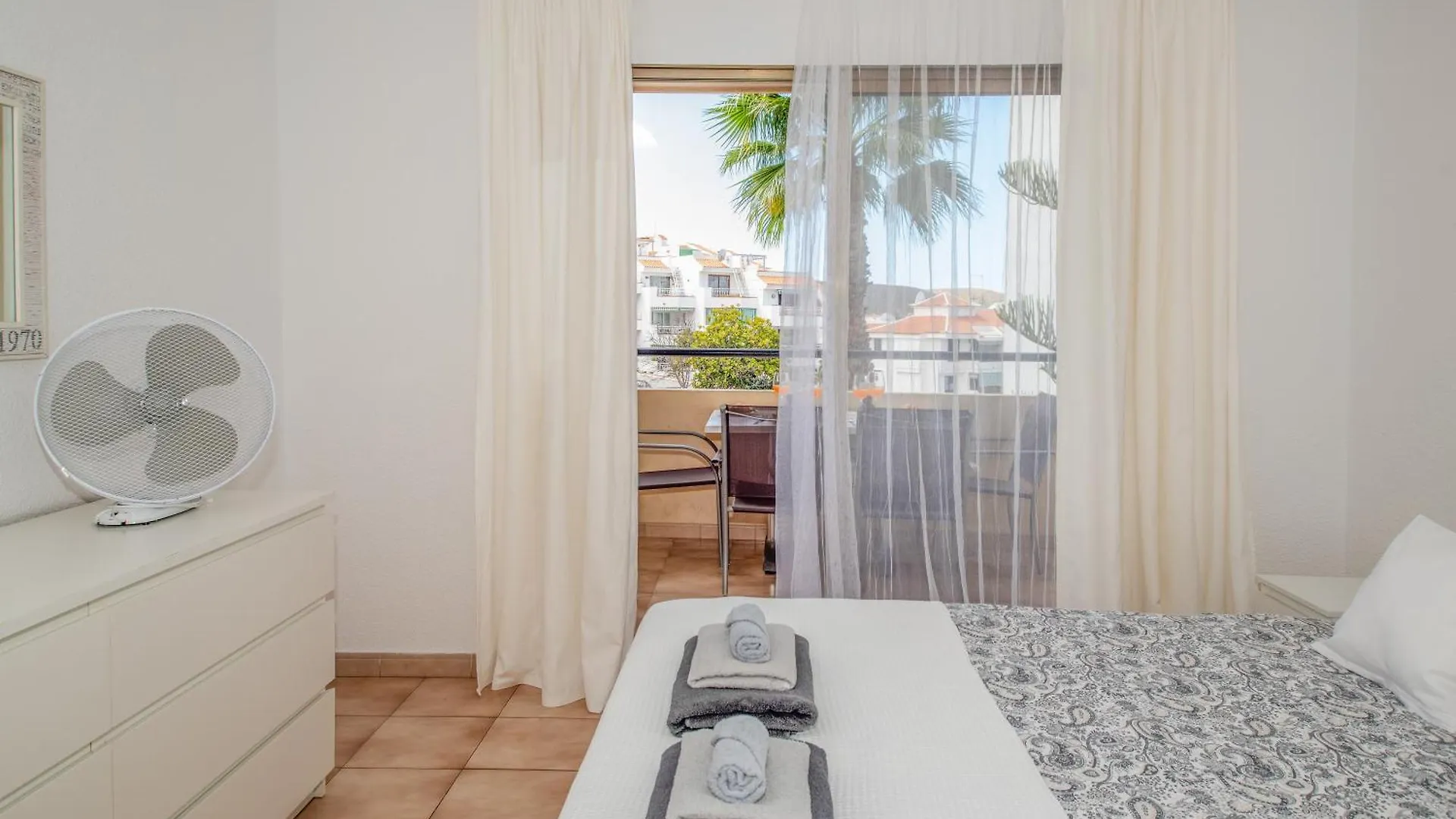Apt Patricie With Heated Pool Los Cristianos